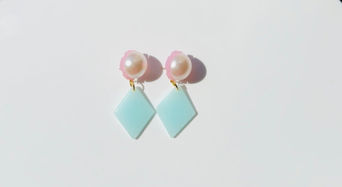 Big Pearl Diamond Blue Ear Candy