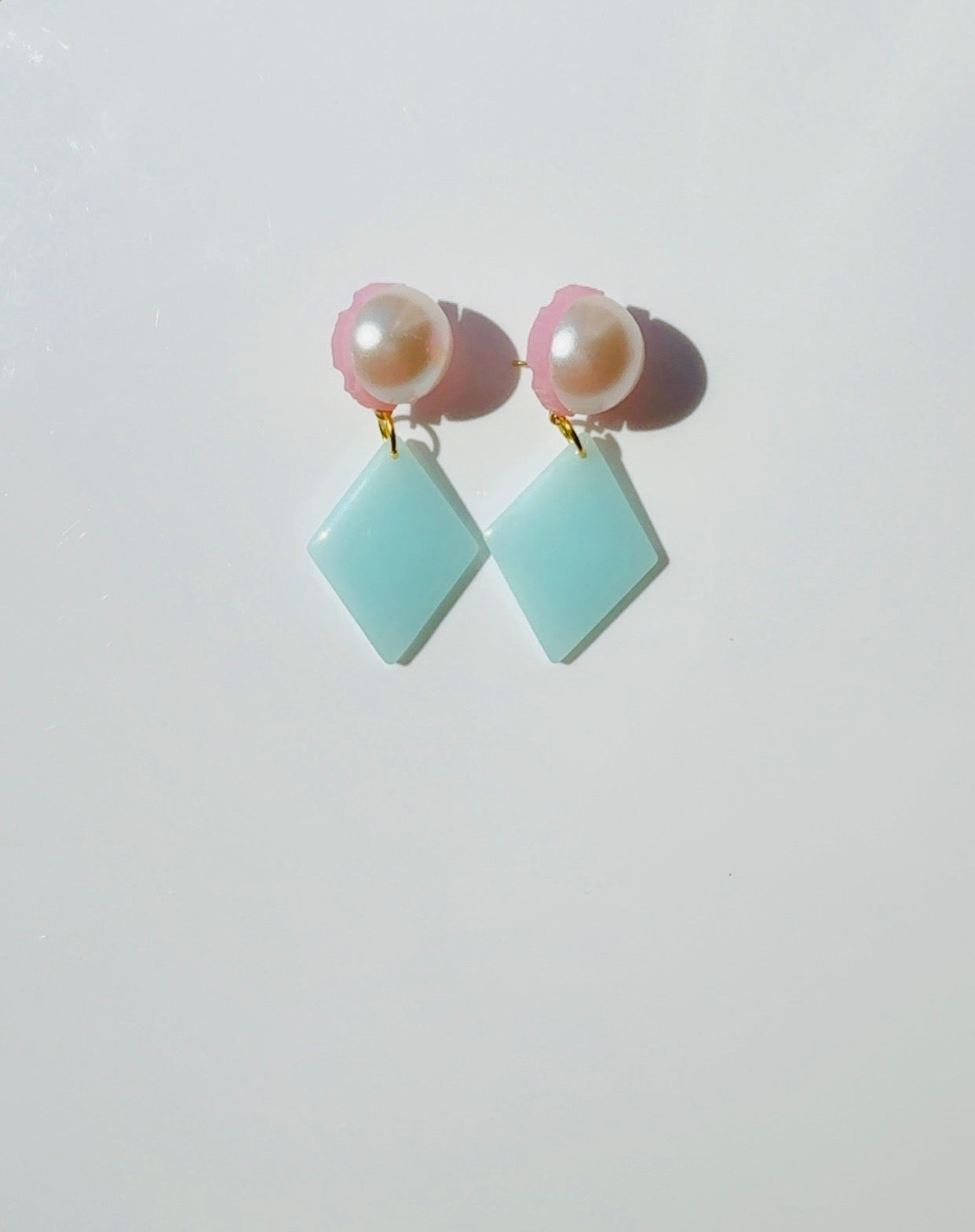 Big Pearl Diamond Blue Ear Candy