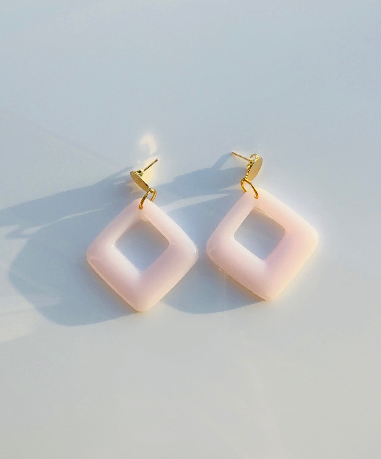 Blush Pendulum Square Earrings ￼