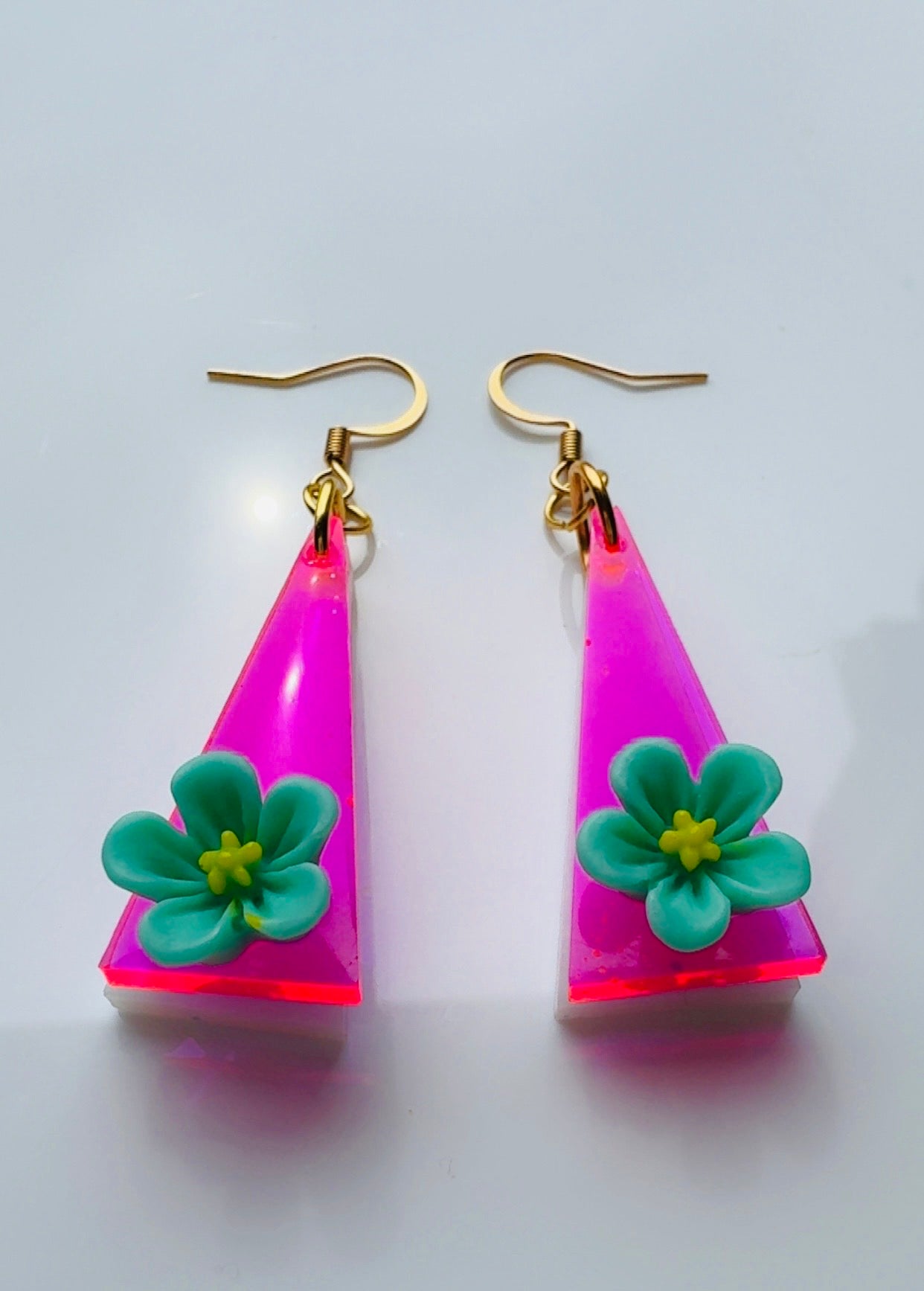 Hot Pink Blue Flower Earrings￼