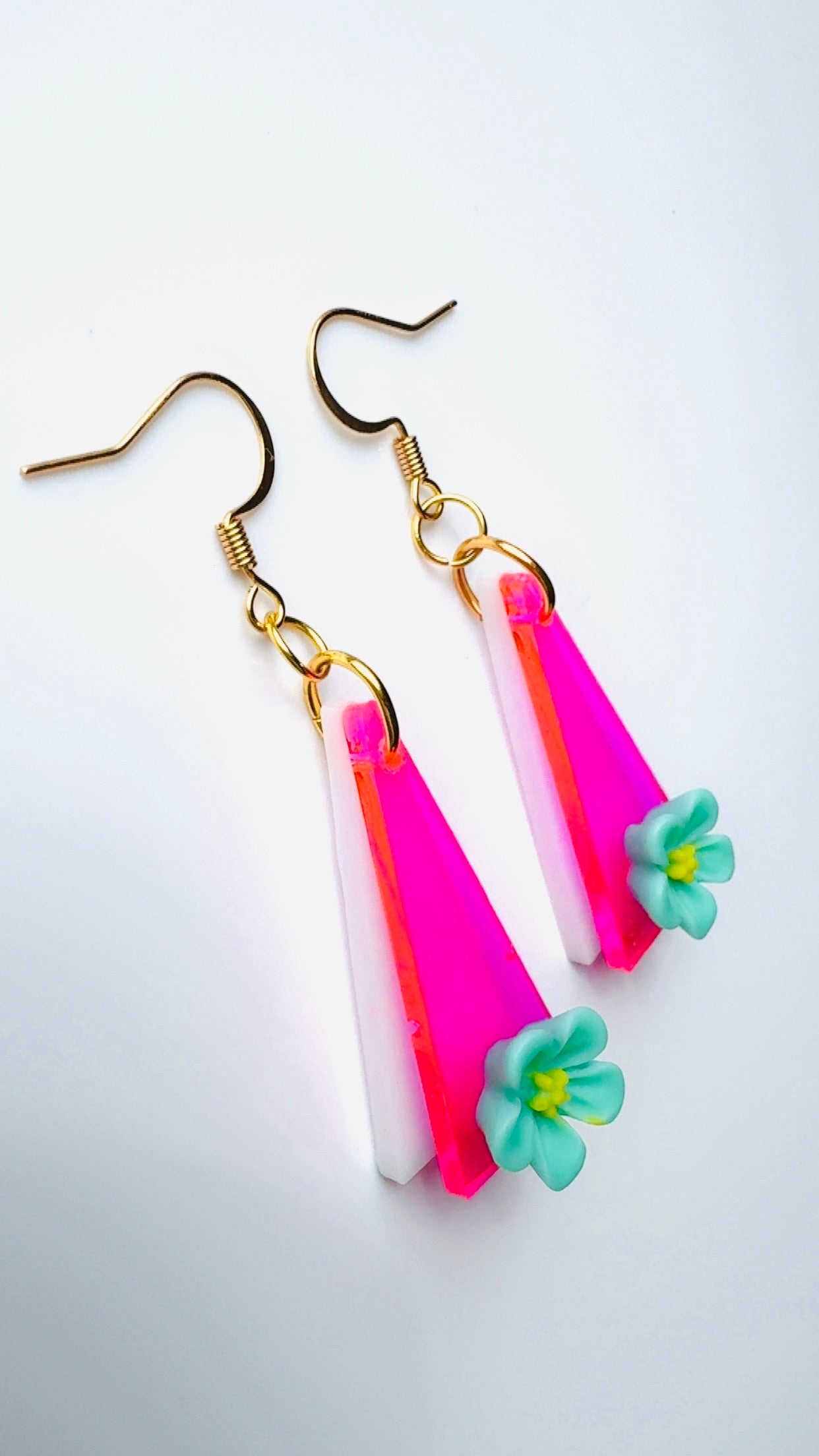 Hot Pink Blue Flower Earrings￼