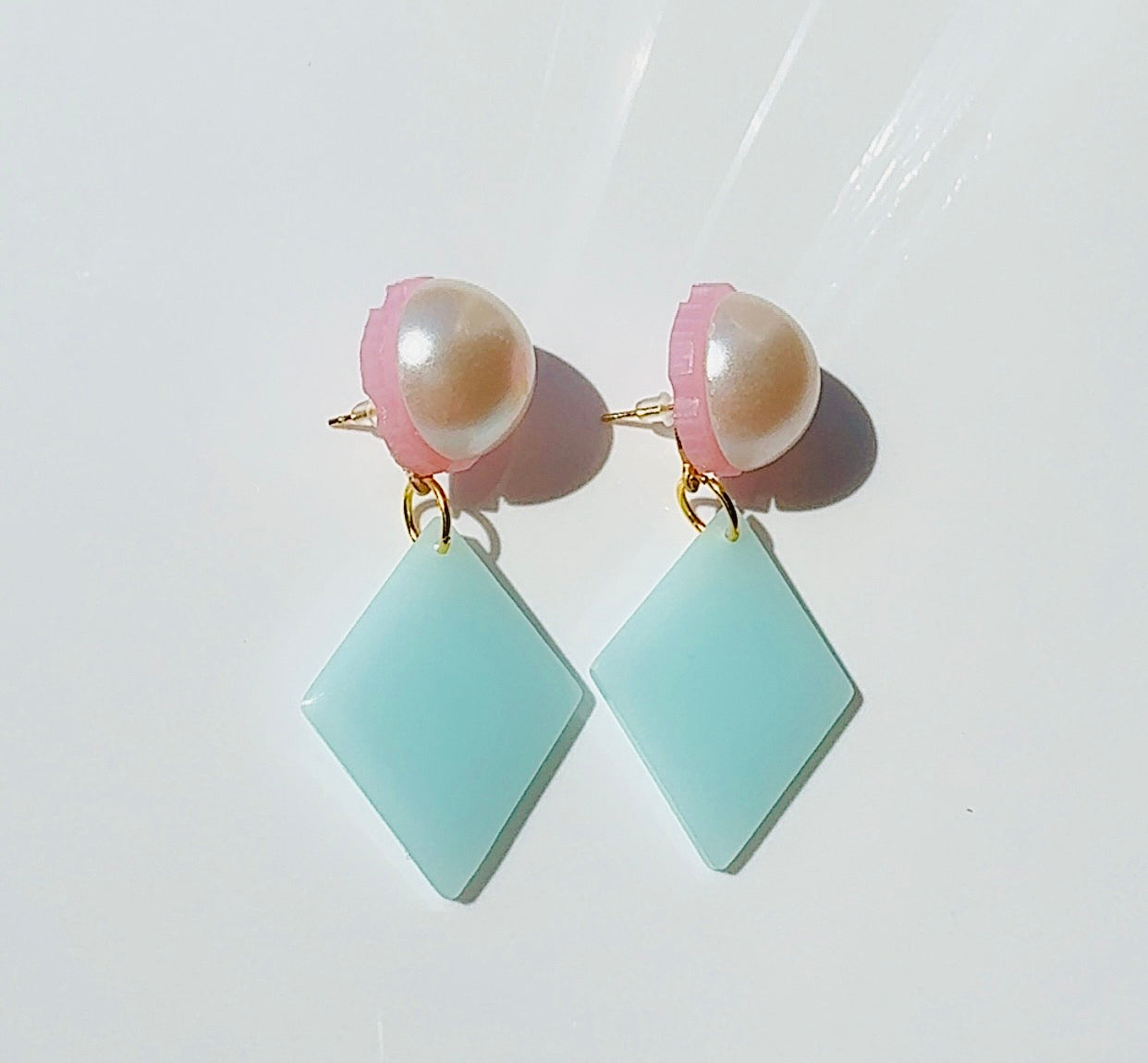 Big Pearl Diamond Blue Ear Candy