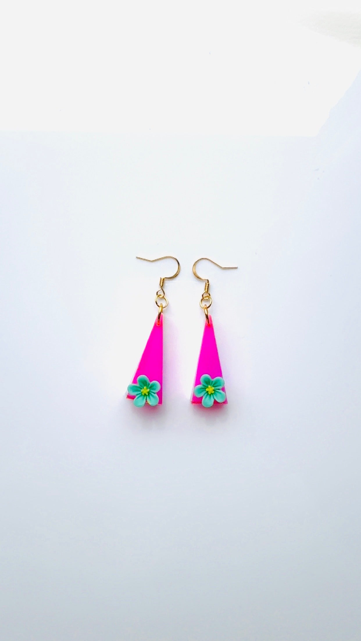 Hot Pink Blue Flower Earrings￼