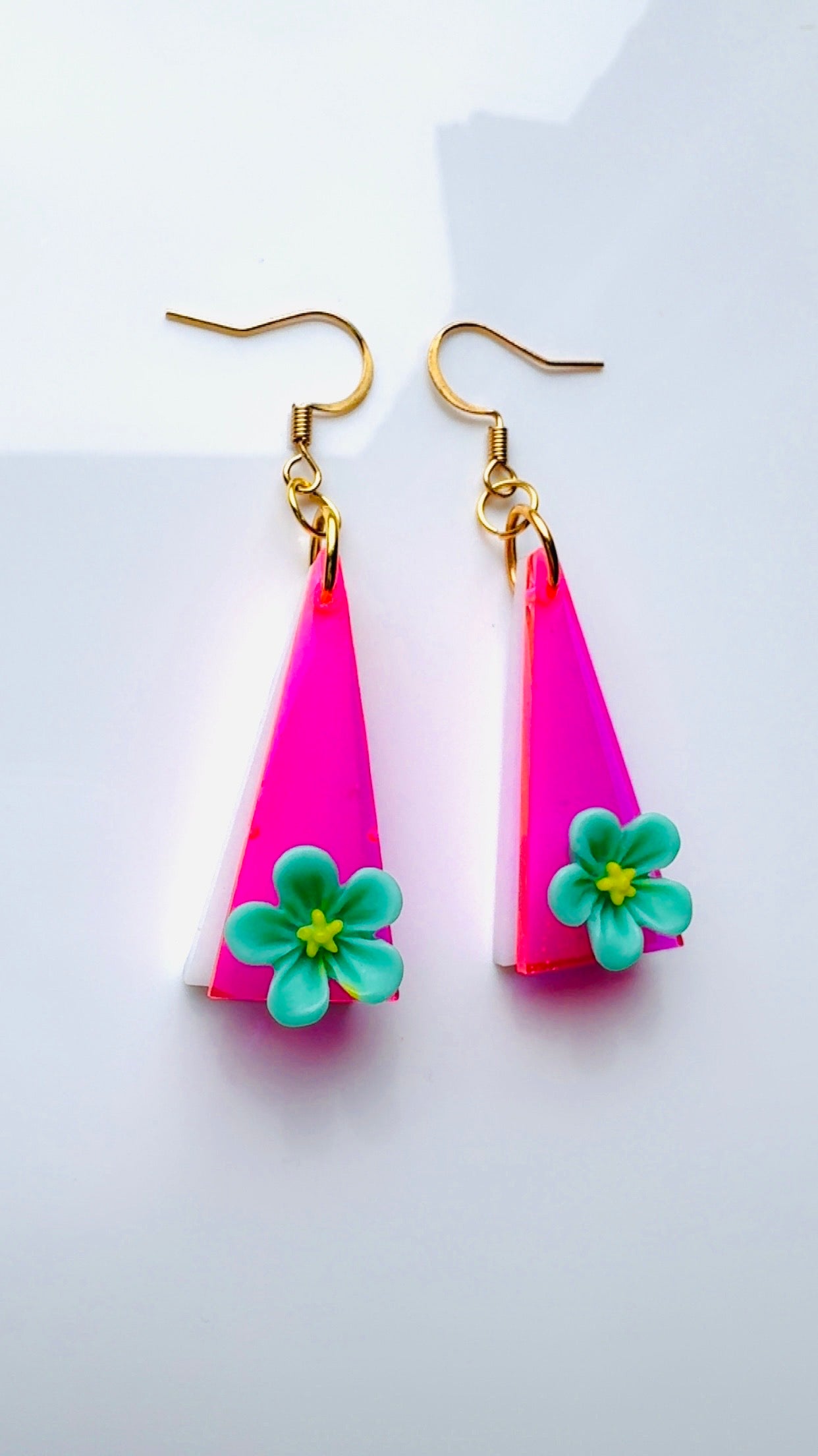 Hot Pink Blue Flower Earrings￼