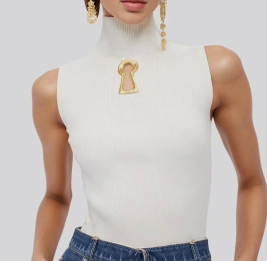 Key Hole Sleeveless Vest