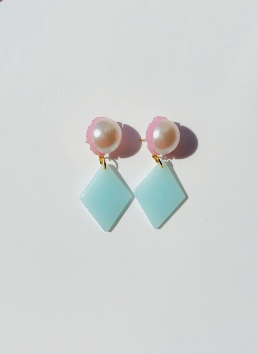 Big Pearl Diamond Blue Ear Candy